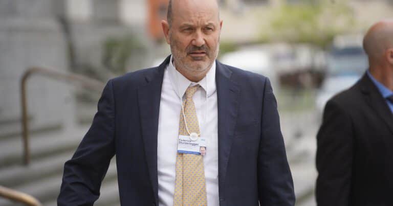 Sturzenegger calificó de «excesos» las trabas a la importación y explicó por qué las levantaron
