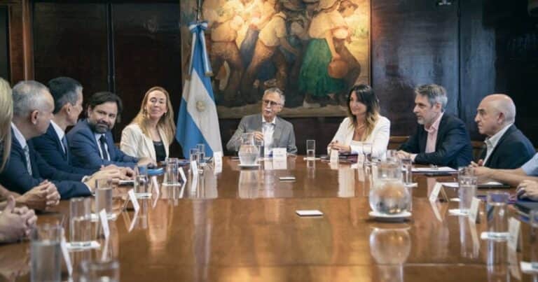 Pfizer viene a producir con un laboratorio argentino la vacuna contra el neumococo: se exportará a todo el mundo