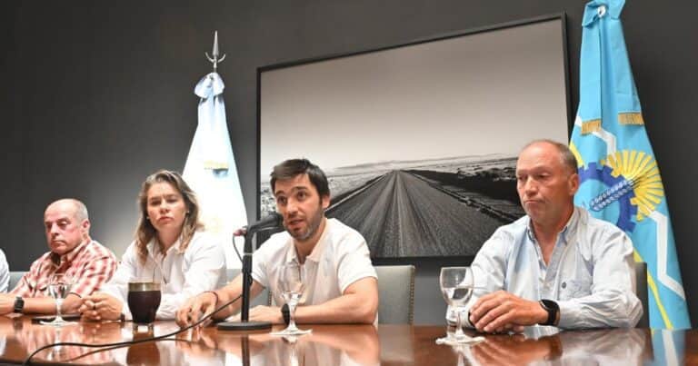 Un gobernador patagónico eliminó impuestos al campo tras la baja de retenciones del Gobierno de Milei