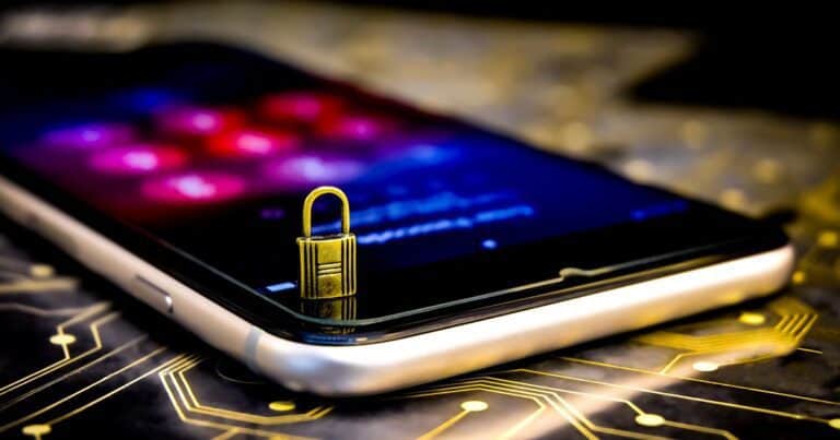 Alerta por estafas digitales: aplicaciones simulan ser bancos para ofrecer créditos pero todo se trata de un fraude