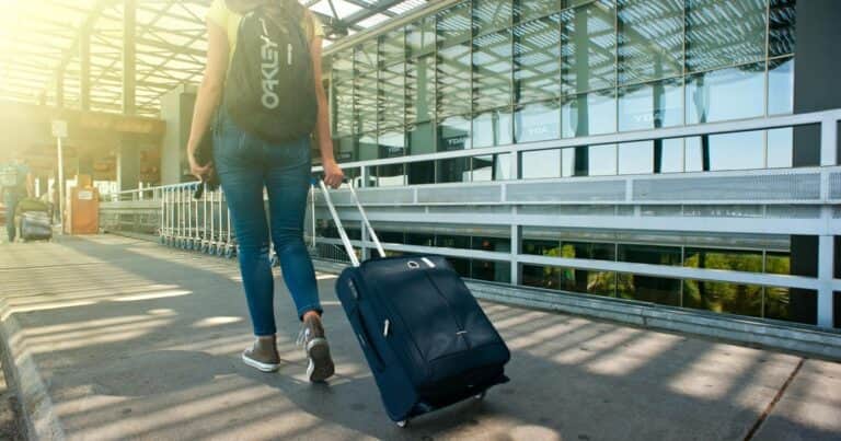 ¿Qué beneficios psicológicos tiene viajar solo y cuáles son los destinos favoritos?