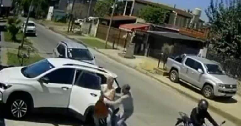 Sacó 23 millones de pesos del banco, volvió a su pyme en Ituzaingó y motochorros le arrancaron el bolso lleno de dinero