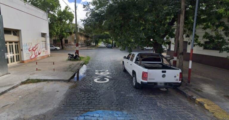 Ataque motochorro y muerte en La Plata: llegaba a su trabajo, lo balearon para robarle y lo mataron