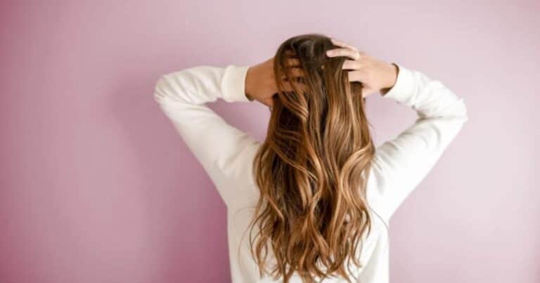 No es ortiga: cuál es la inesperada planta que ayuda al crecimiento del cabello y cómo usarla