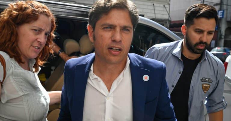 En medio de la ola de inseguridad y violencia en la Provincia, Kicillof suspendió el lanzamiento de un frente «anti Milei»