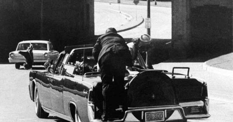 Murió Clint Hill, el guardaespaldas que trató de salvar a John F. Kennedy el día del atentado