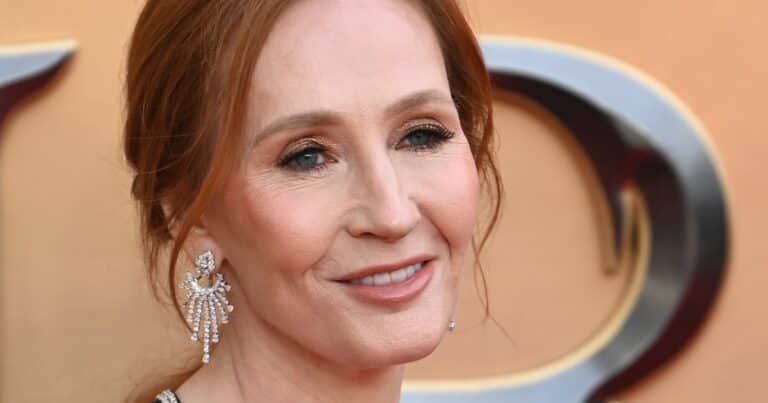 J.K. Rowling coincide con Trump y critica las políticas de identidad de género y el woke