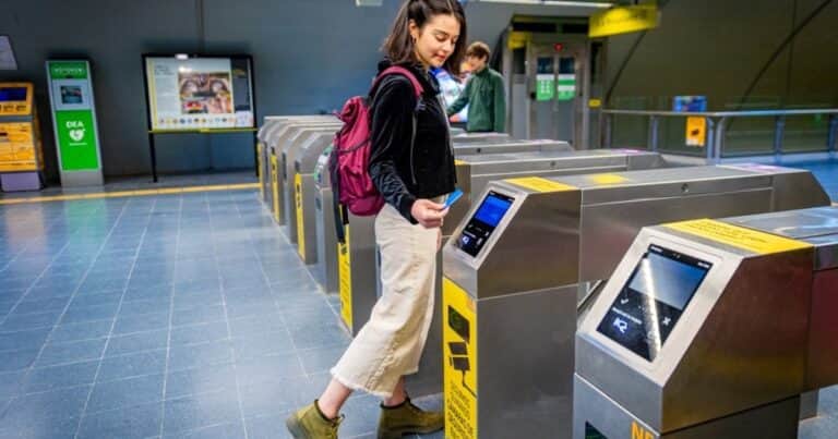 Los pagos con QR llegan al transporte público: el BCRA oficializó un nuevo sistema que deberá estar listo en mayo