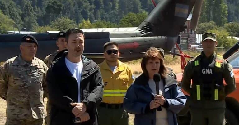 Desde El Bolsón, Bullrich anunció la creación por decreto de la Agencia Federal de Emergencias: «Vamos a ser implacables con aquellos que incendian y hacen terrorismo»