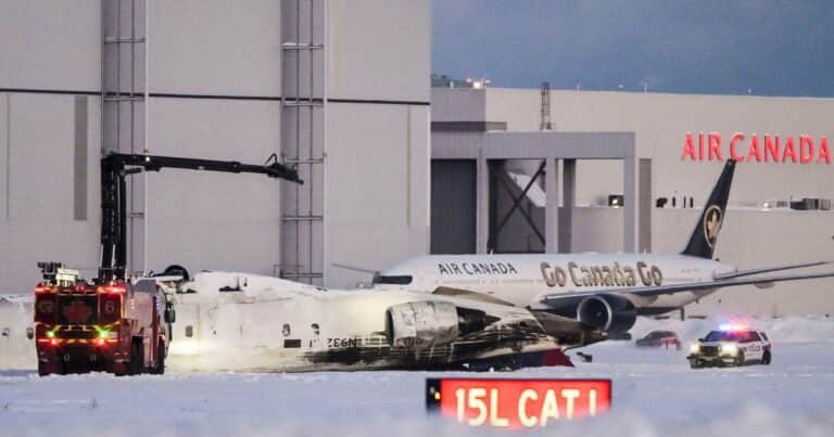 Un pasajero del avión de Delta contó como fueron los últimos minutos antes del impacto: «Vi una gran bola de fuego»