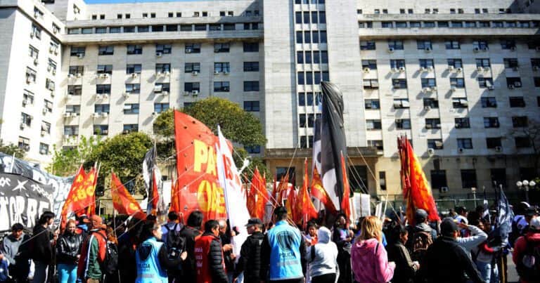 La justicia reveló cómo el Polo Obrero se beneficiaba con el dinero de los planes sociales y sus líderes cobraban «sueldos»