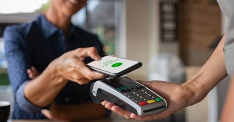 Arrancan los pagos en dólares con tarjeta de débito: ¿cuáles son las billeteras que se podrán utilizar?