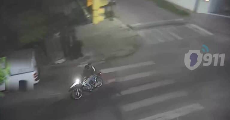 El ministro de Seguridad de Córdoba persiguió a dos motochorros que robaron un celular y terminaron detenidos