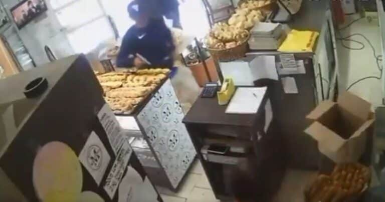 Ituzaingó: entraron a una panadería, le apuntaron a la empleada y escaparon en la camioneta del repartidor