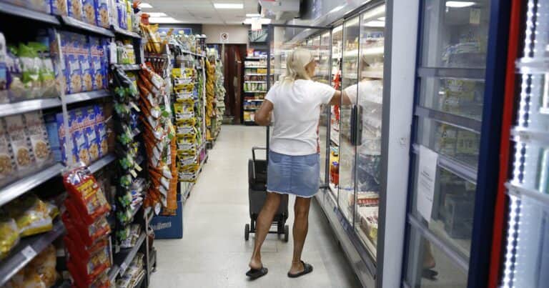 Pese al dólar planchado y menores ventas, subieron los alimentos y comprometen la inflación de febrero
