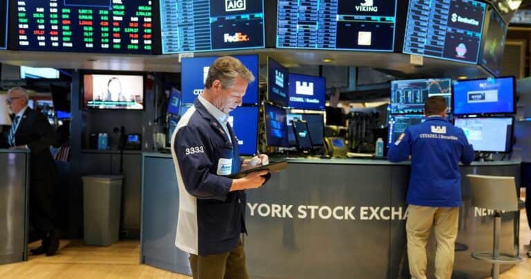 El riesgo país llega al máximo en el año y el Merval apunta a cerrar el mes con una pérdida de casi 17%