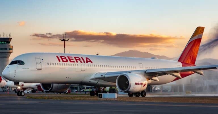 Iberia usará Háblalo, la app que creó Mateo Salvatto, para hacer sus vuelos más accesibles