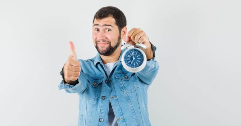 Qué significa que una persona siempre llegue temprano a las citas, según la psicología
