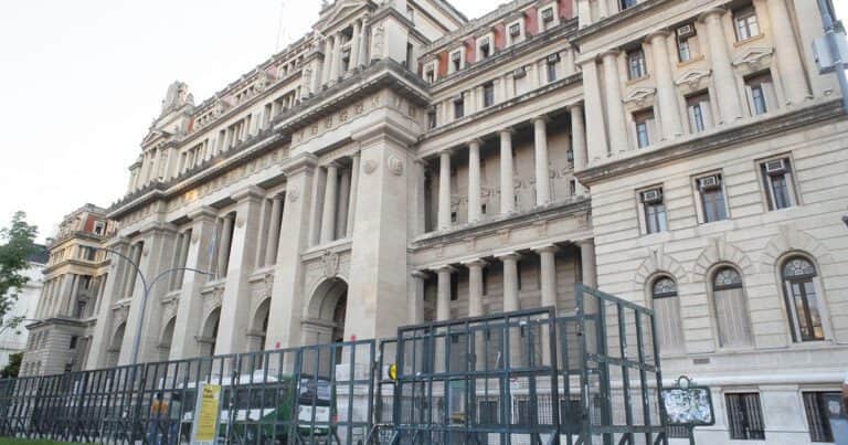 Rebelión y crisis en la Justicia: las cámaras Laboral y del Crimen se suman a la Civil y desobodecen un fallo de la Corte Suprema