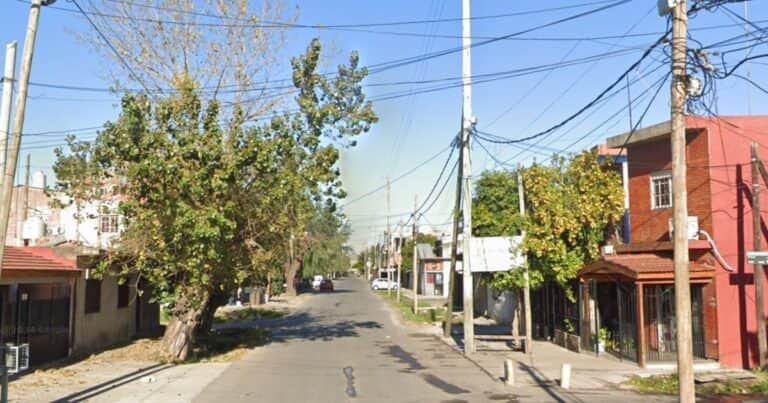 Ingeniero Budge: mataron a un policía en un intento de robo mientras trabajaba como chofer de una aplicación de viajes