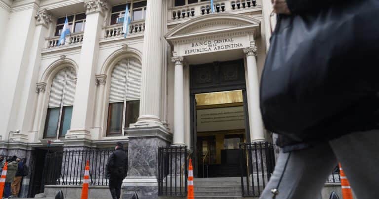 En enero, los créditos en dólares se dispararon 18%: fueron la clave para explicar las compras del Central