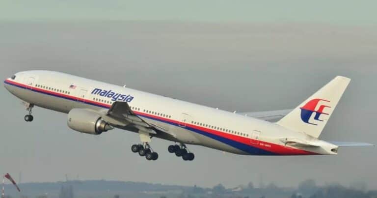 Reactivan la búsqueda del vuelo MH370: las tres teorías más inquietantes de la desaparición del avión de Malaysia Airlines