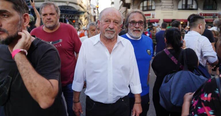 Qué políticos fueron a la marcha: apuro para evitar incidentes y expectativa de que la protesta escale