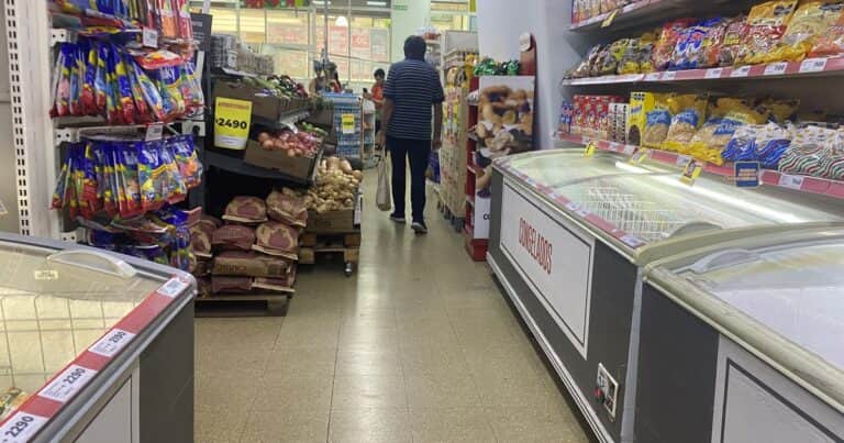 Impuestos ocultos en los supermercados: los que más subieron las provincias y los municipios y ya afectan al consumidor