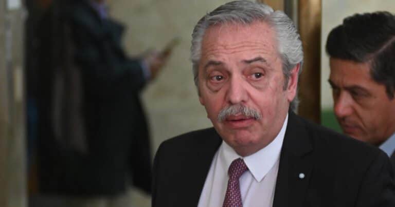 Reapareció Alberto Fernández con críticas al acuerdo con el FMI: «Otra vez Caputo, Sturzenegger y el mito del eterno retorno»