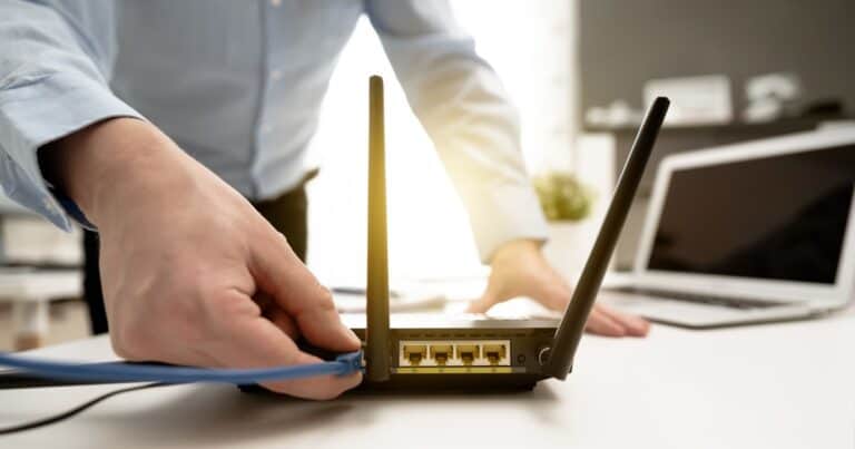 El secreto del puerto USB en tu router WiFi: para qué sirve y cómo aprovecharlo