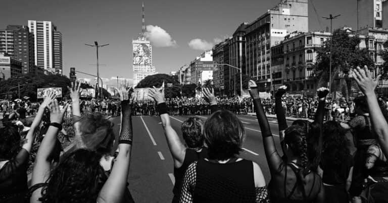 Esa Buenos Aires empática y generosa, a través de la lente de Philippe Enquin