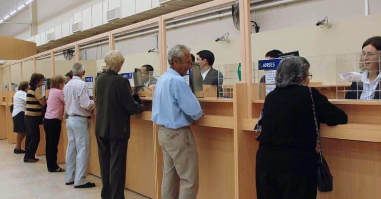Bancos ofrecen créditos más accesibles en distritos que bajen sus tasas municipales