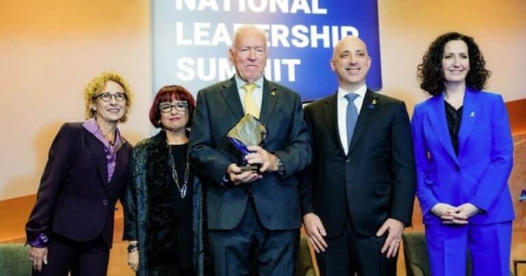 El juez Carlos Mahiques recibió el Premio Klinghoffer en Nueva York por su fallo sobre el atentado a la AMIA