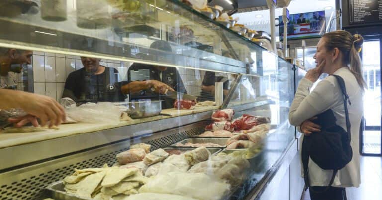 La canasta de pobreza subió 2,3% en febrero y para no ser pobre una familia necesita ya más de $ 1.058.000