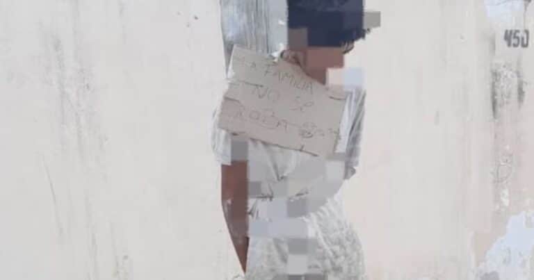 Lo atraparon cuando robaba un reflector, lo ataron a un poste y le colgaron un cartel en el pecho: «A la familia no se roba»