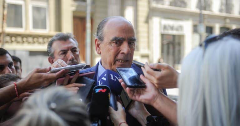 Guillermo Francos acusó a la oposición de «prenderse como garrapatas» al criptoescándalo en la previa de la sesión en Diputados