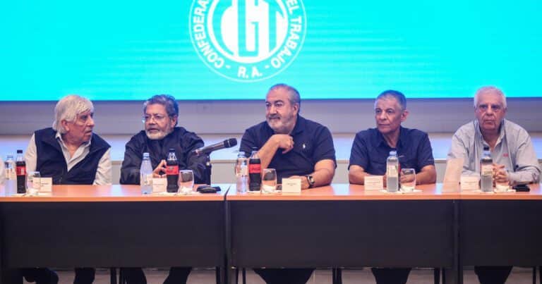 La CGT se endurece contra el Gobierno y apura un plan de lucha con amenaza de otro paro general