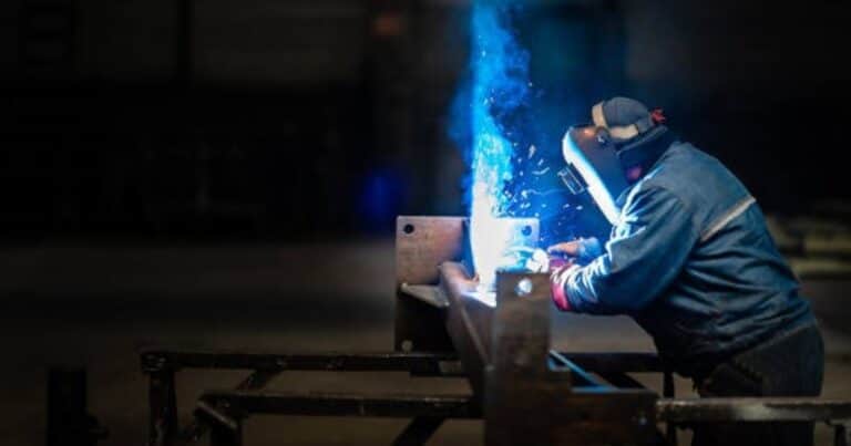La actividad metalúrgica creció 5,3% en febrero, pero siguen las caídas en sectores estratégicos
