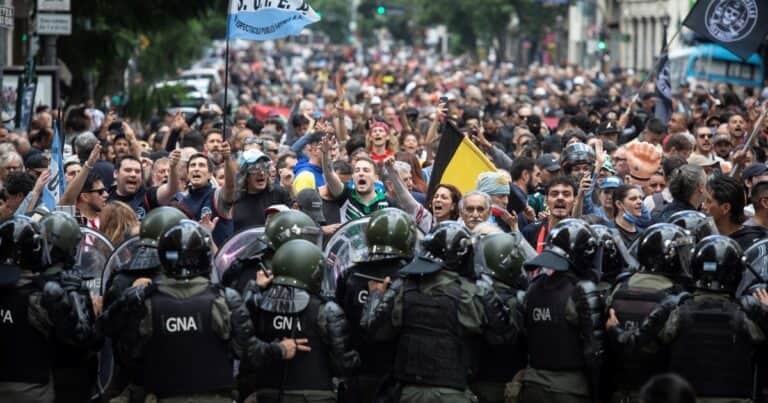 Incidentes en el Congreso: el Gobierno habló de golpe de Estado, bancó a Bullrich y cargó contra la jueza que liberó a los detenidos