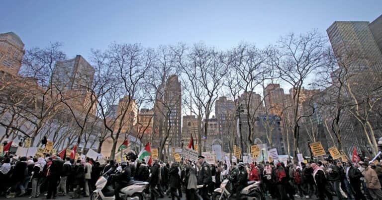 Ante la marcha prevista para el próximo miércoles, el Gobierno pone en la mira las legislaciones occidentales de acción ante las protestas