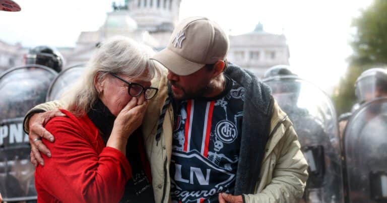 La jubilada herida por un policía durante la marcha volverá a manifestarse el miércoles: «Quiere mostrar su fuerza ahí»