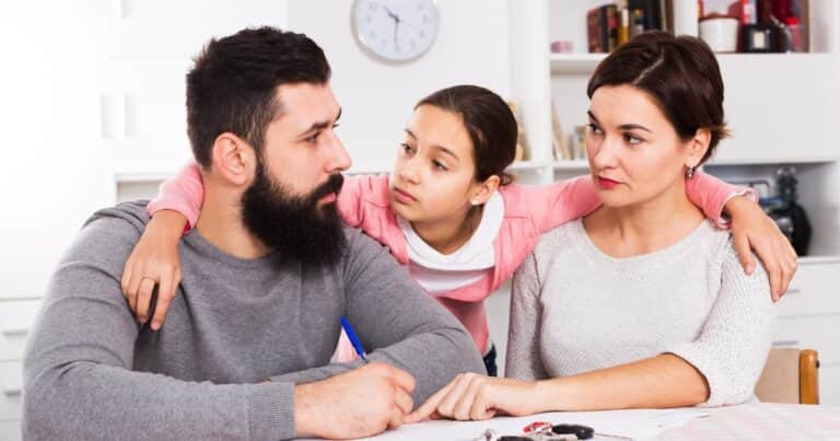 Cómo proteger a los hijos del dolor del divorcio: estrategias clave para padres