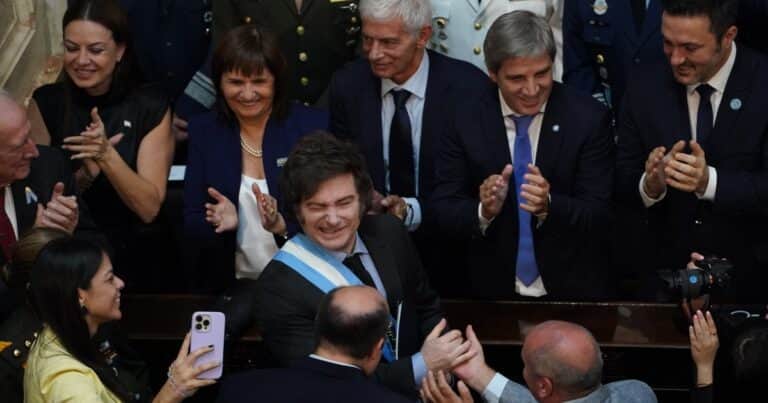 La mancha que persigue a Javier Milei y el nuevo enemigo al que apunta el Gobierno