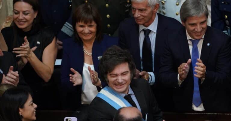 Yuyito con los padres de Milei, la diputada con el busto presidencial y el fuerte cruce con Manes: las perlitas de la apertura de sesiones en el Congreso