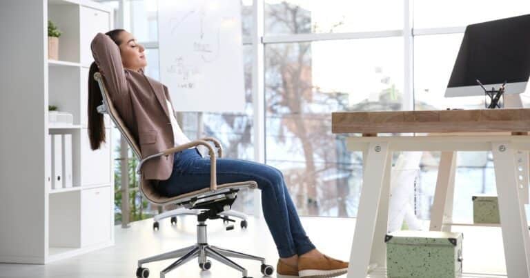 Cuál es la manera más efectiva de decirle a alguien que no está rindiendo en el trabajo