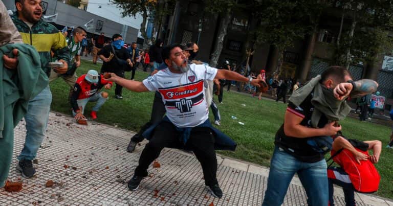 Prohíben el acceso a eventos deportivos a 26 personas involucradas en los incidentes en el Congreso en la marcha de los jubilados