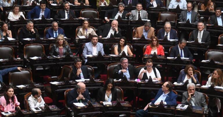 El oficialismo consiguió el quórum en Diputados para blindar el DNU del acuerdo con el FMI