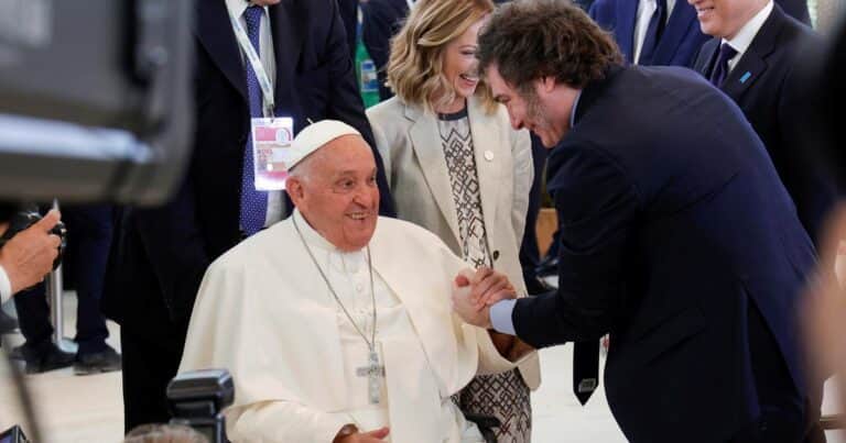 Javier Milei viaja a Roma para participar de los funerales del Papa Francisco