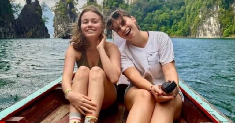 Dos jóvenes viajaron a Hawaii y fueron detenidas y deportadas por un error clave: «Sospechosas»