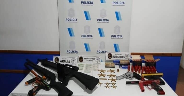 Atropelló a un adolescente en la ruta 2 y cuando lo fueron a buscar se atrincheró con un arsenal: «Váyanse o me los llevo puestos a todos»